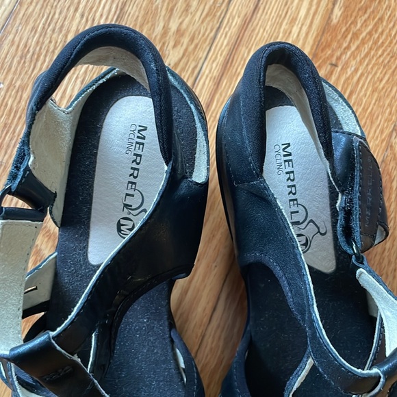 Black Merrell Heels, Size 7 - Picture 3 of 5